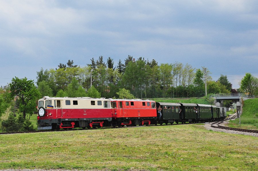 NÖVOG V5 und V12 Doppeltraktion 72